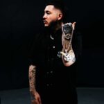 Kris R promoting his album EL TRAP DE KOLOMBIA in official cover art