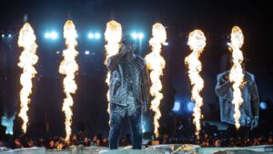 Wisin performing old-school reggaetón classics during Karol G’s headlining set at Coachella 2026