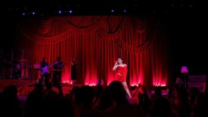 Zhamira performing during her Curita Para el Corazón tour in Puerto Rico