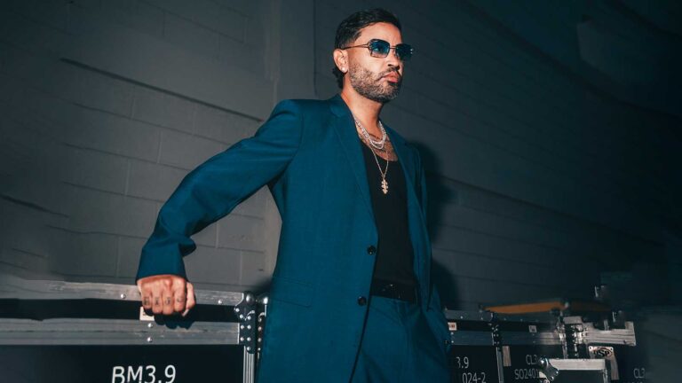 Zion promoting The Perfect Melody II: Chapter II during his latest solo era