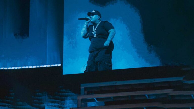 FloyyMenor and Cris MJ performing “GATA ONLY” live at Palacio de los Deportes in Mexico City