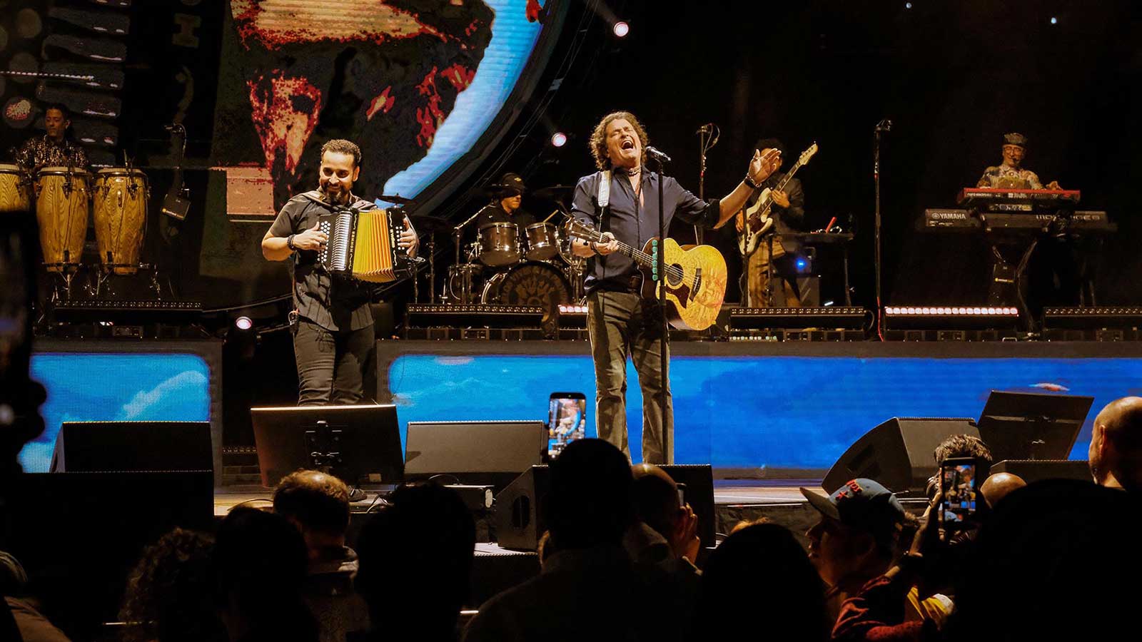 Carlos Vives Celebrates Colombian Music Legacy on Tour al Sol 2026