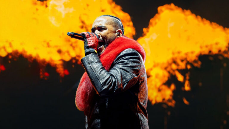 Don Omar performing during the Back To Reggaetón arena tour