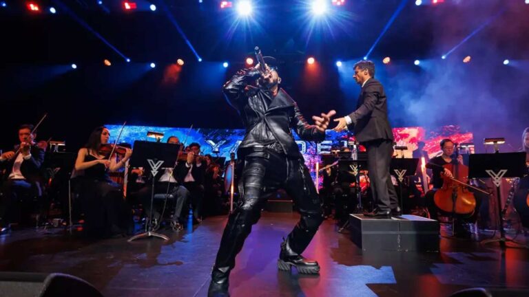 Yandel on stage for Sinfónico