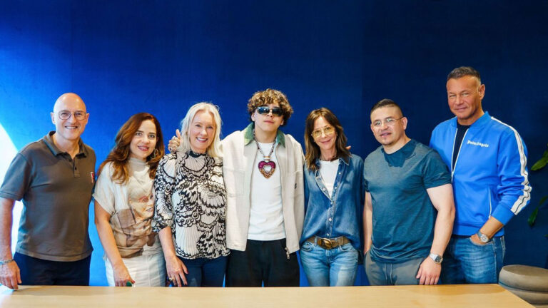 Xavi signs exclusive worldwide publishing agreement with Universal Music Publishing Group.