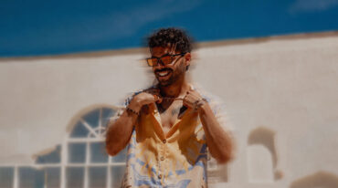 Benú promoting his new Afro-Latin contemporary R&B single "MAKIA"