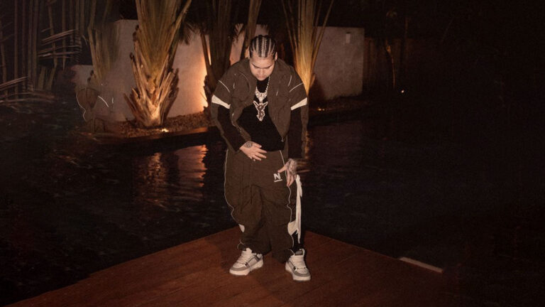 FloyyMenor releases Off The Planet, a three-track Chilean reggaeton EP featuring Midnvght.